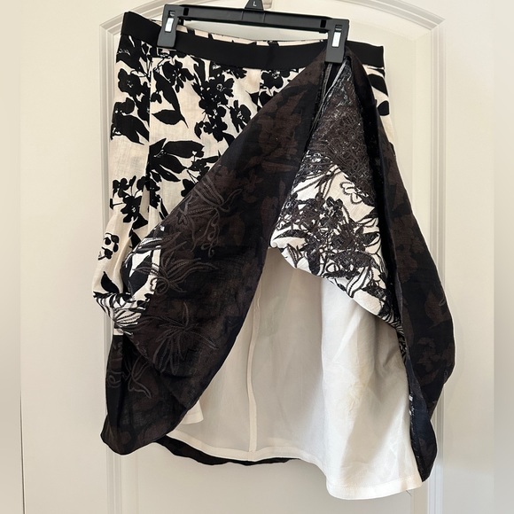 Ann Taylor swing skirt - Picture 2 of 3